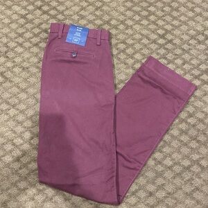 NWT GAP Slim Stretch Low Rise Khakis 31x32
